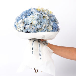 Curated flower arrangements Bali | Aesthetic bouquets | Modern floral design | Large flower arrangements | Flower gifts Bali | Designer bouquets | Floral decor Bali | Premium flower arrangements | Ready-made bouquets Bali | Thoughtful floral gifts