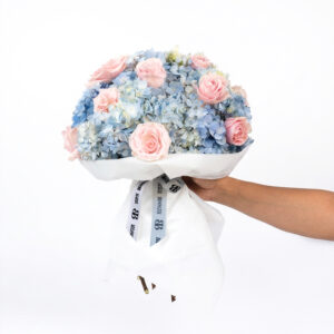 Curated flower arrangements Bali | Aesthetic bouquets | Modern floral design | Large flower arrangements | Flower gifts Bali | Designer bouquets | Floral decor Bali | Premium flower arrangements | Ready-made bouquets Bali | Thoughtful floral gifts
