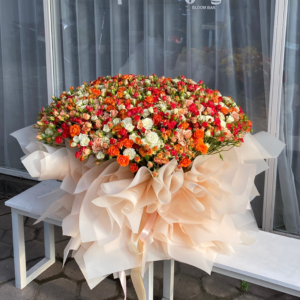 300 Champagne Petals